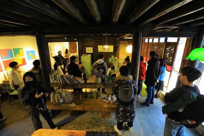 留量”艺术扎根结出“金果子”OG真人游戏凤阳邑流量变“(图6)